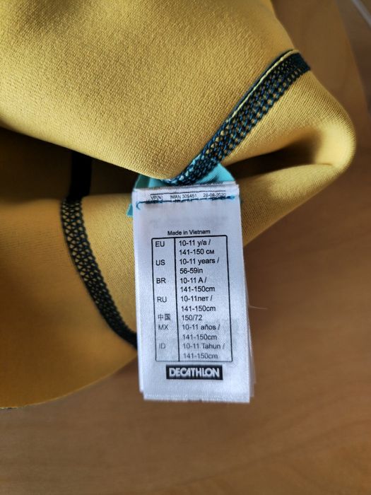Casaco neoprene criança como novo.