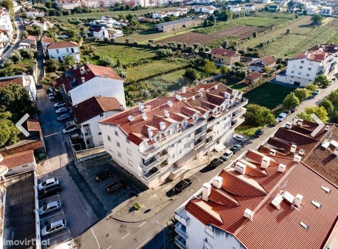 Duplex junto ao Lidl e estação do metro Mondego