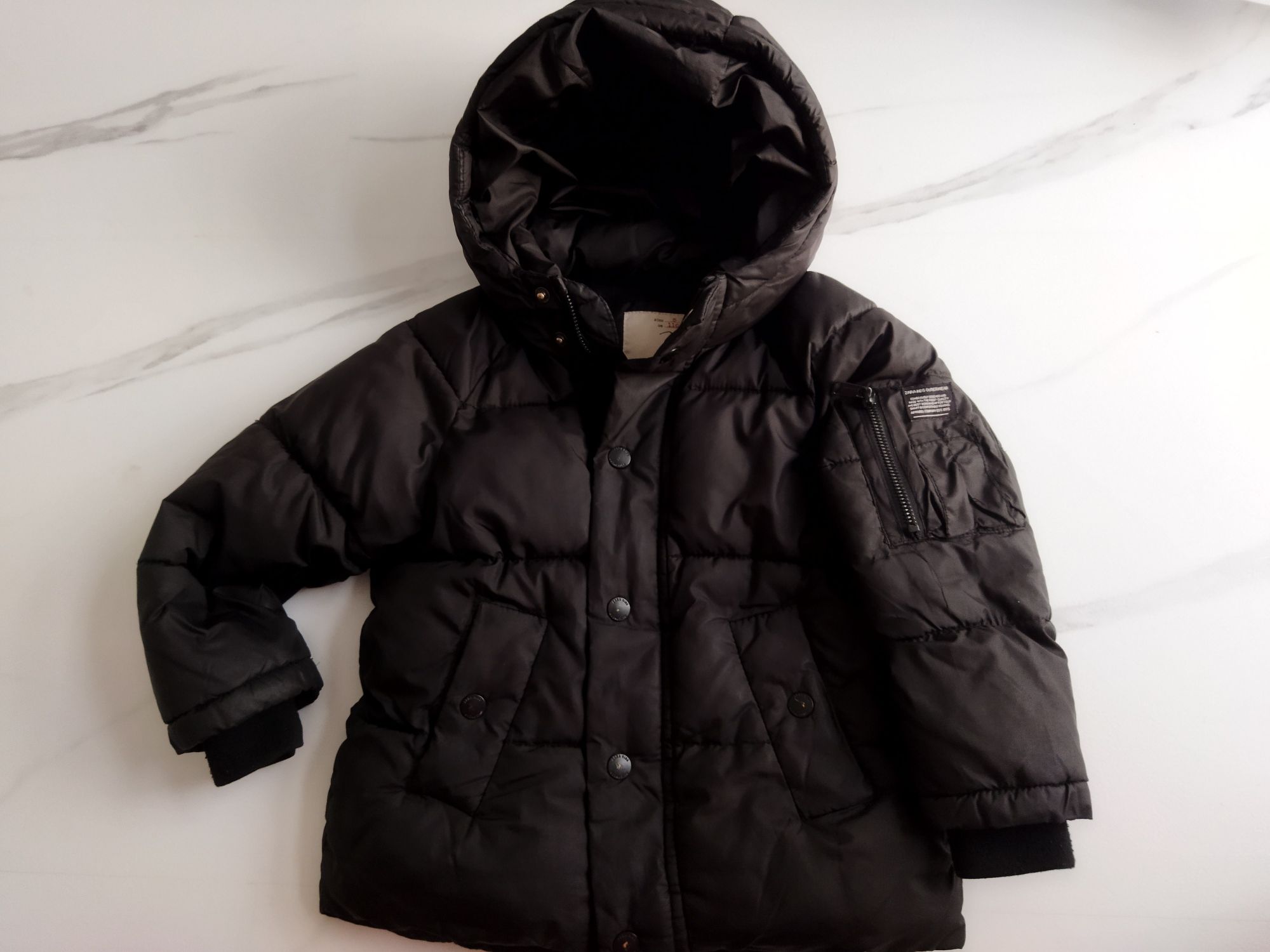 Zara czarna zimowa kurtka puchowa pikowana parka 104 110 chłopięca