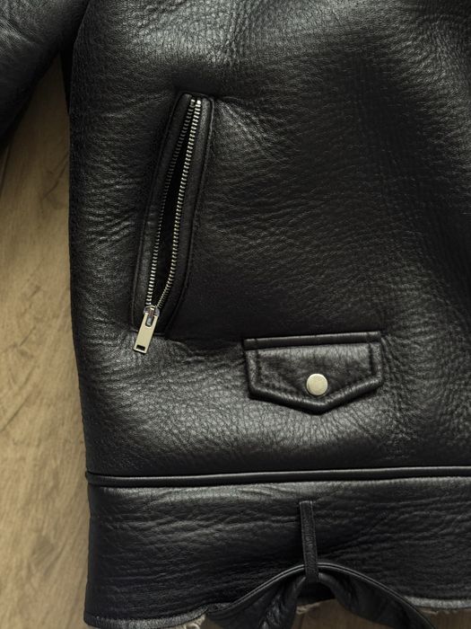 Дубленка тепла Stradivarius M