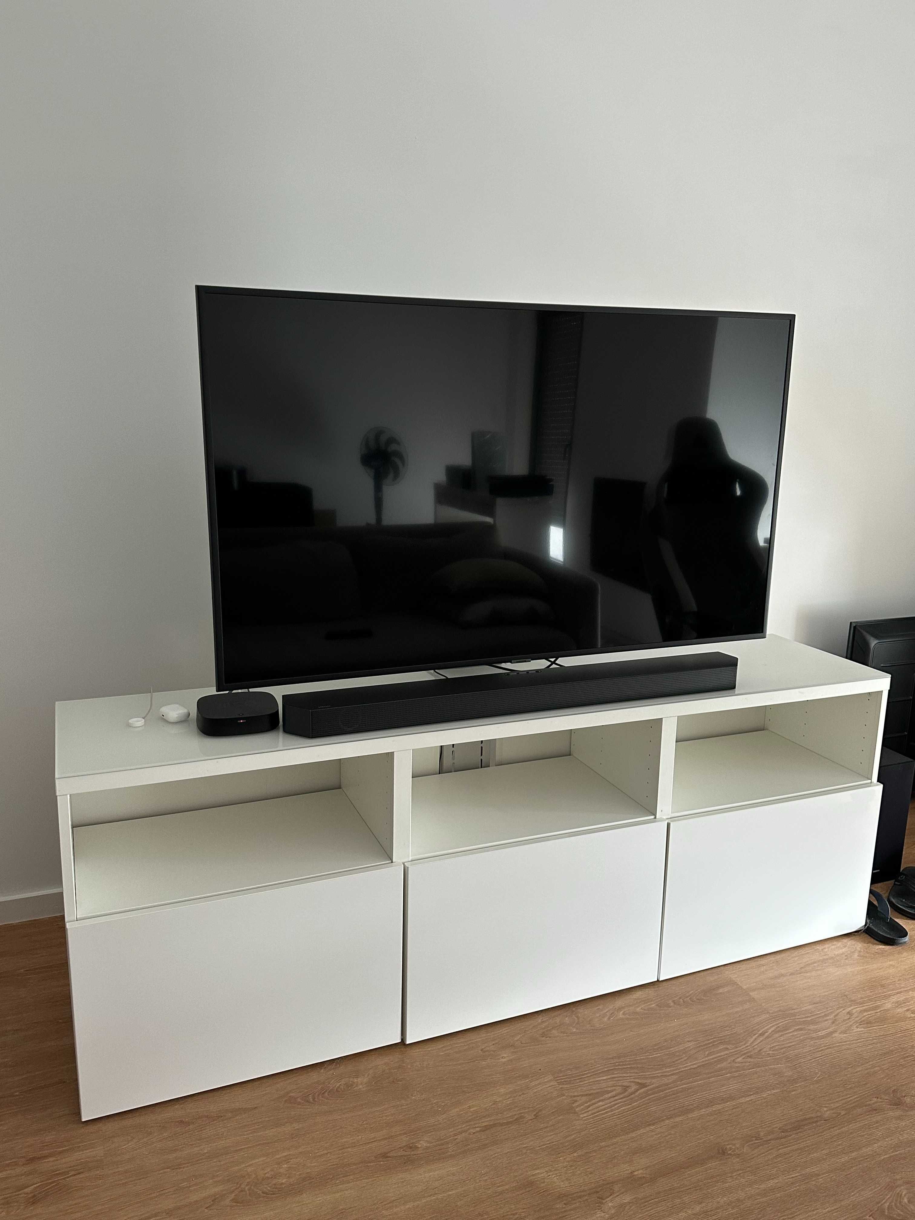 Móvel de TV com suporte para TV