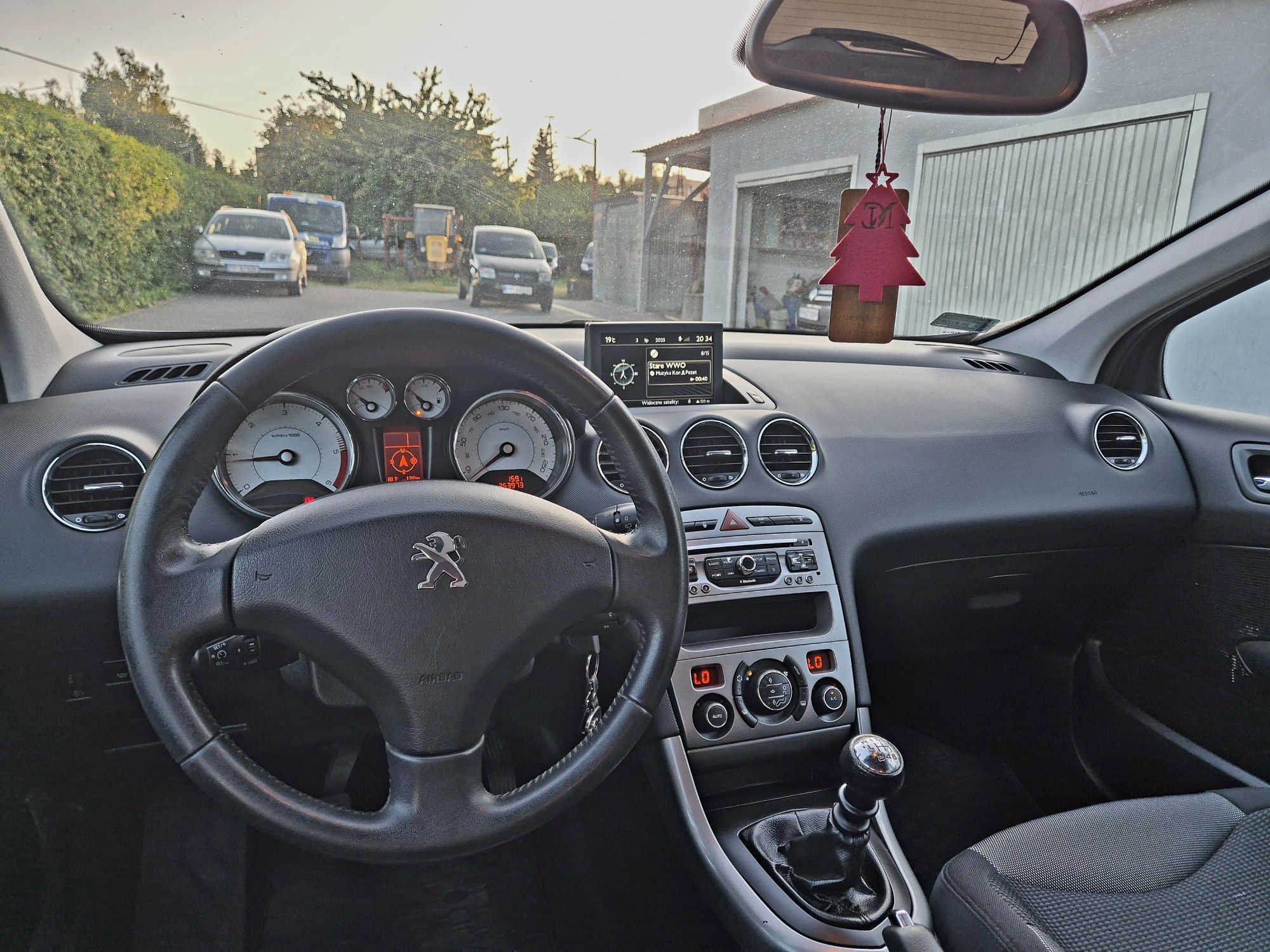Peugeot 308 1.6 HDI 2013R bogate wyposażenie oszczędny bez wkładu