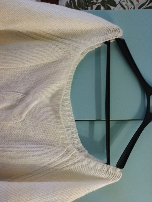 Białokremowy sweter oversize Plus Size