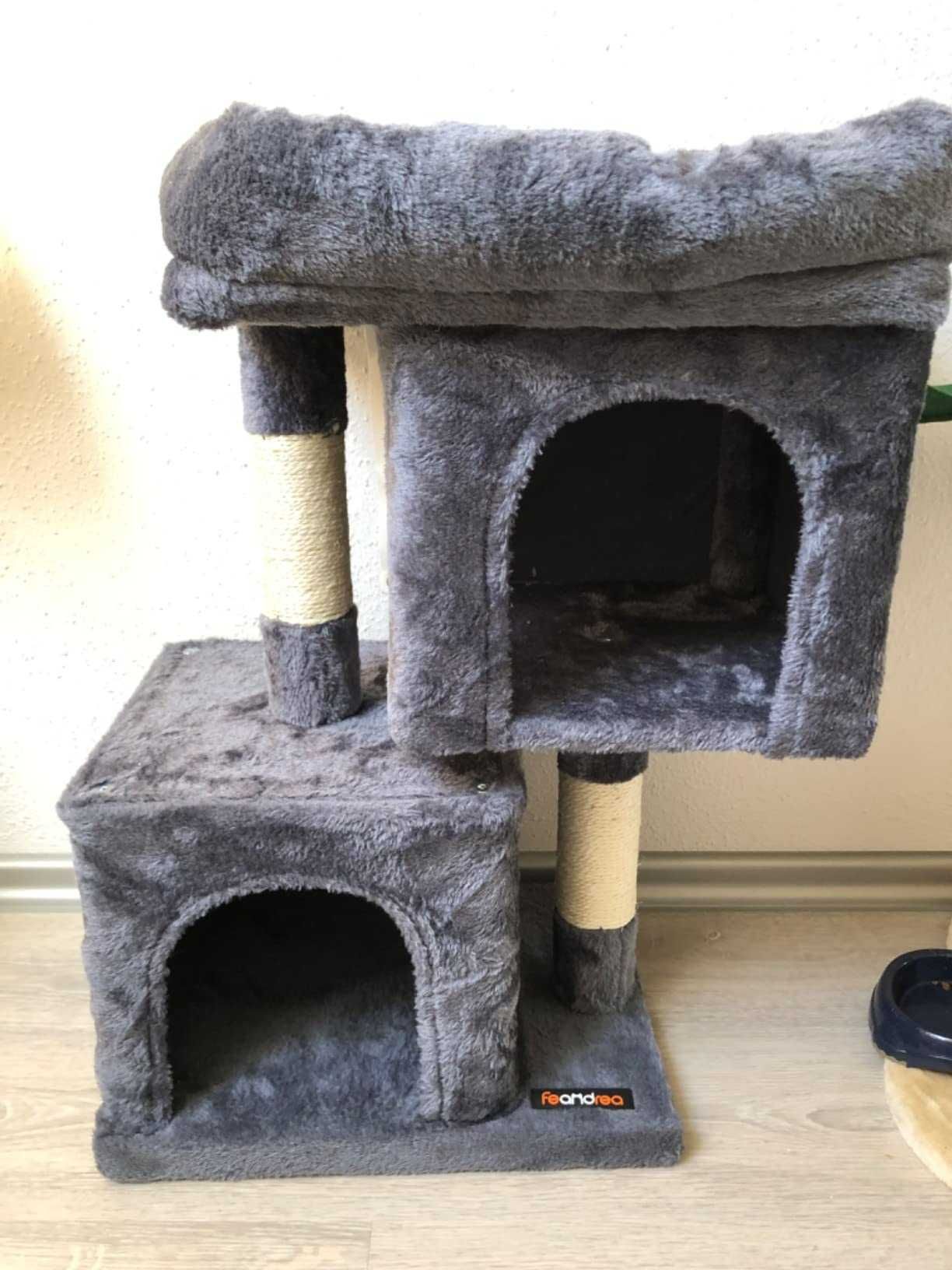 Kompaktowy drapak budka domek wygodny z legowiskiem 67 cm
