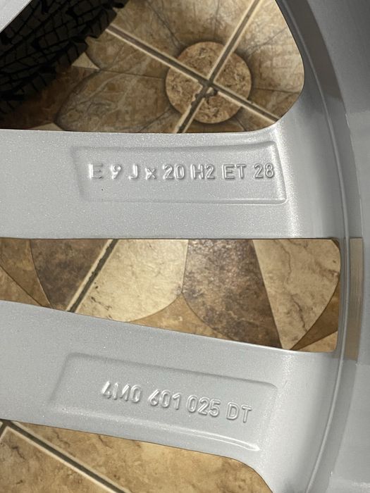 Диски R20 , 5/112 , ET28 , E 9J*20H2 , 4M0 601 025 DT