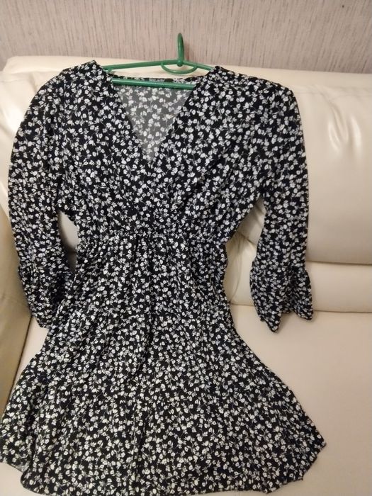 Продам жіночу сукню