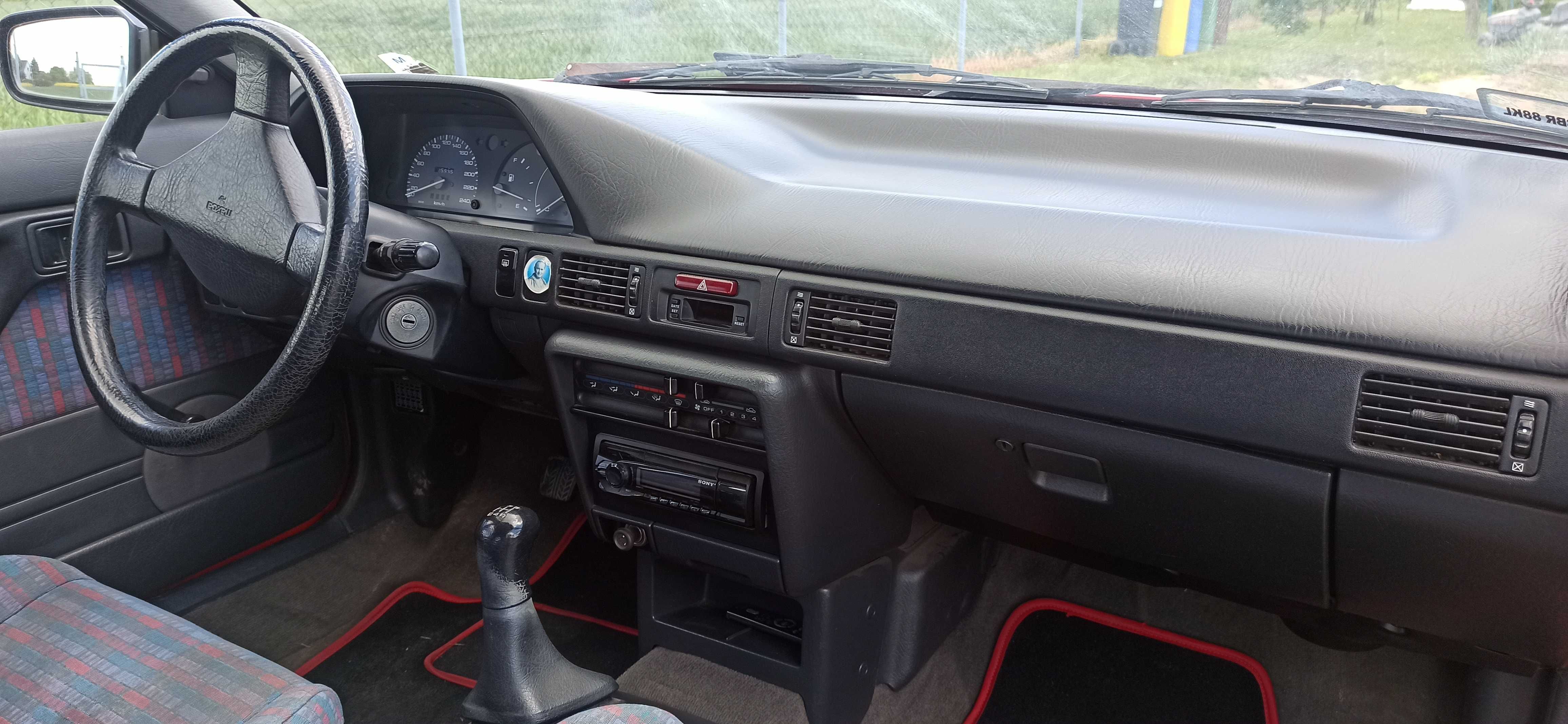 Mazda 323 bardzo dobry stan 1992