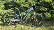 Rower cube acid 24 cale model race 240 z amortyzatorem reba dual air