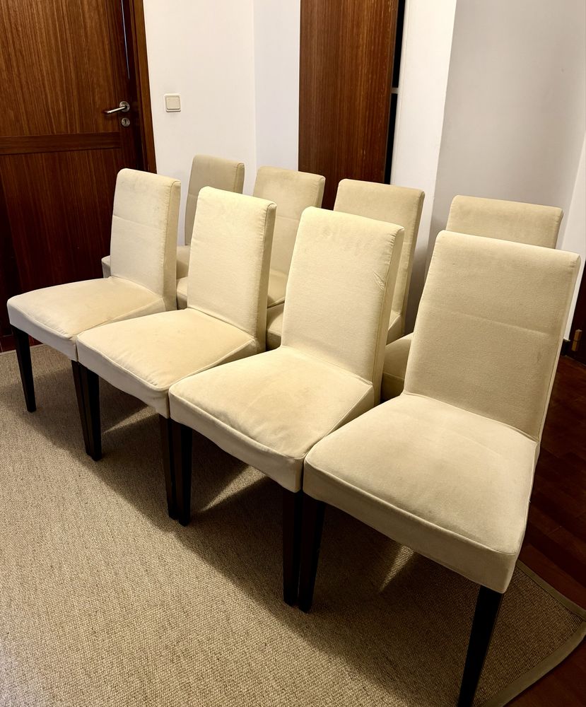 Mesa de Jantar 140x140 cm + 8 Cadeiras Estofadas — Conjunto Completo