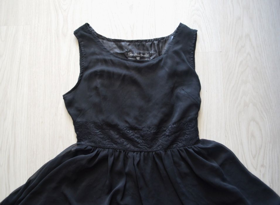 Czarna sukienka bez rękawów z podszewką rozkloszowana L