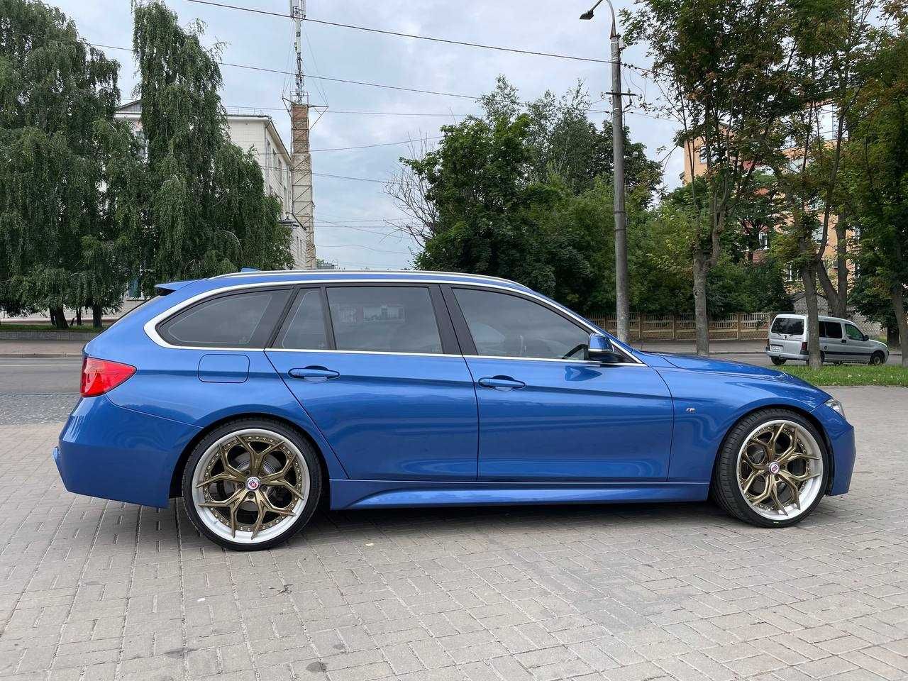 автомобіль bmw 320d в гарному стані