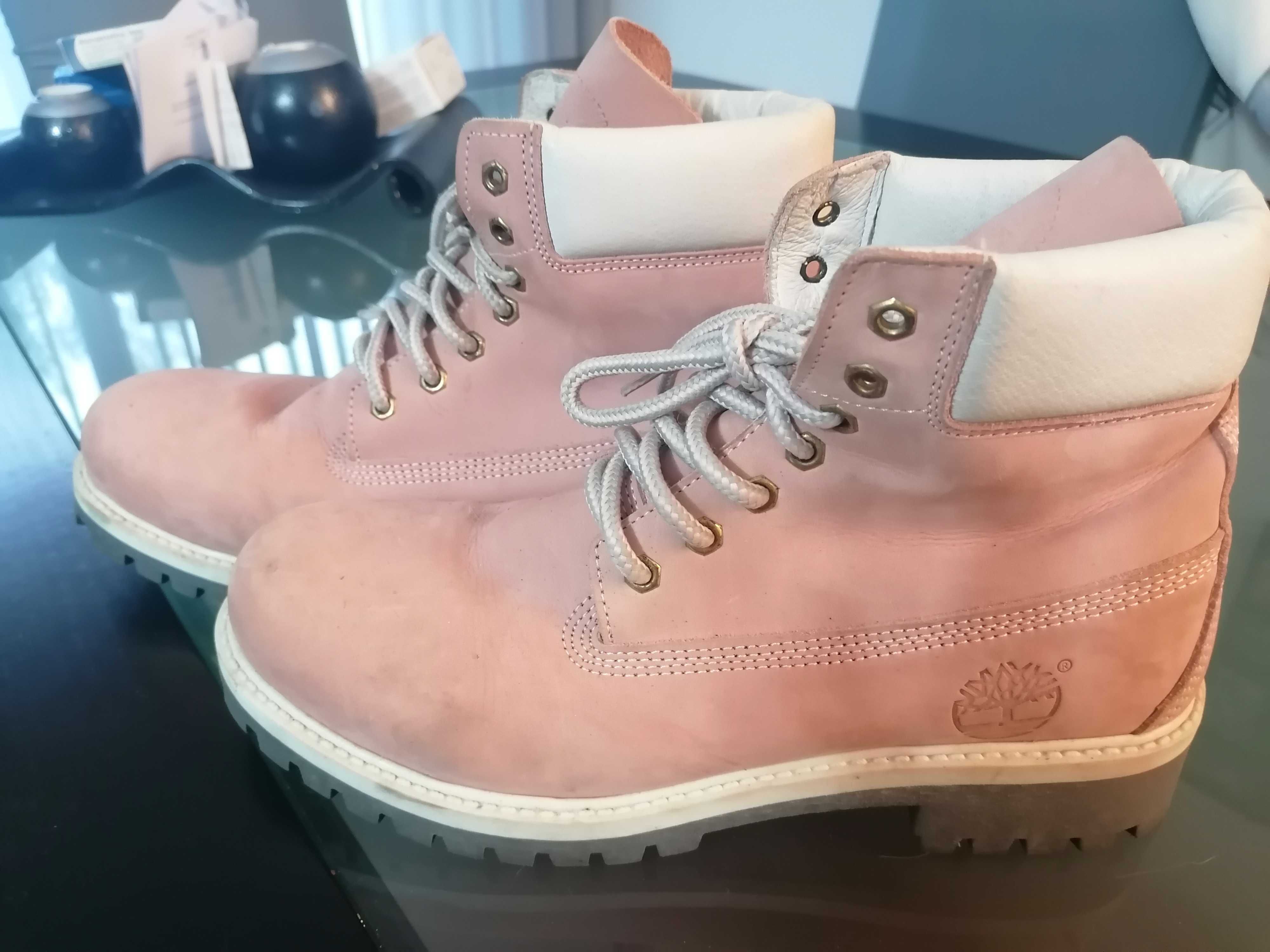 Botas cor de rosa timberland