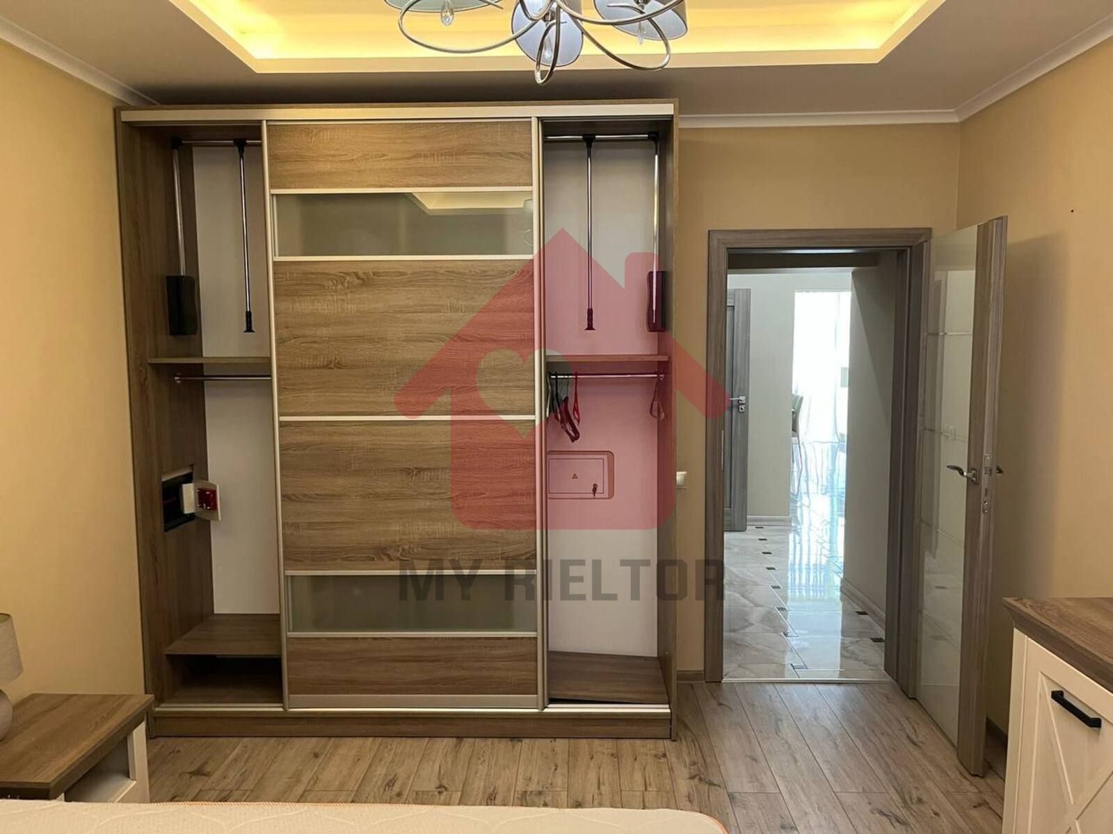 Продаж трикімнатної квартири по вул.Володимирській