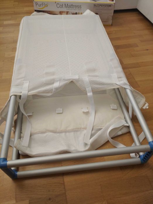 Oddychający materac Purflo 120x60 na aluminiowym stelażu stan idealny