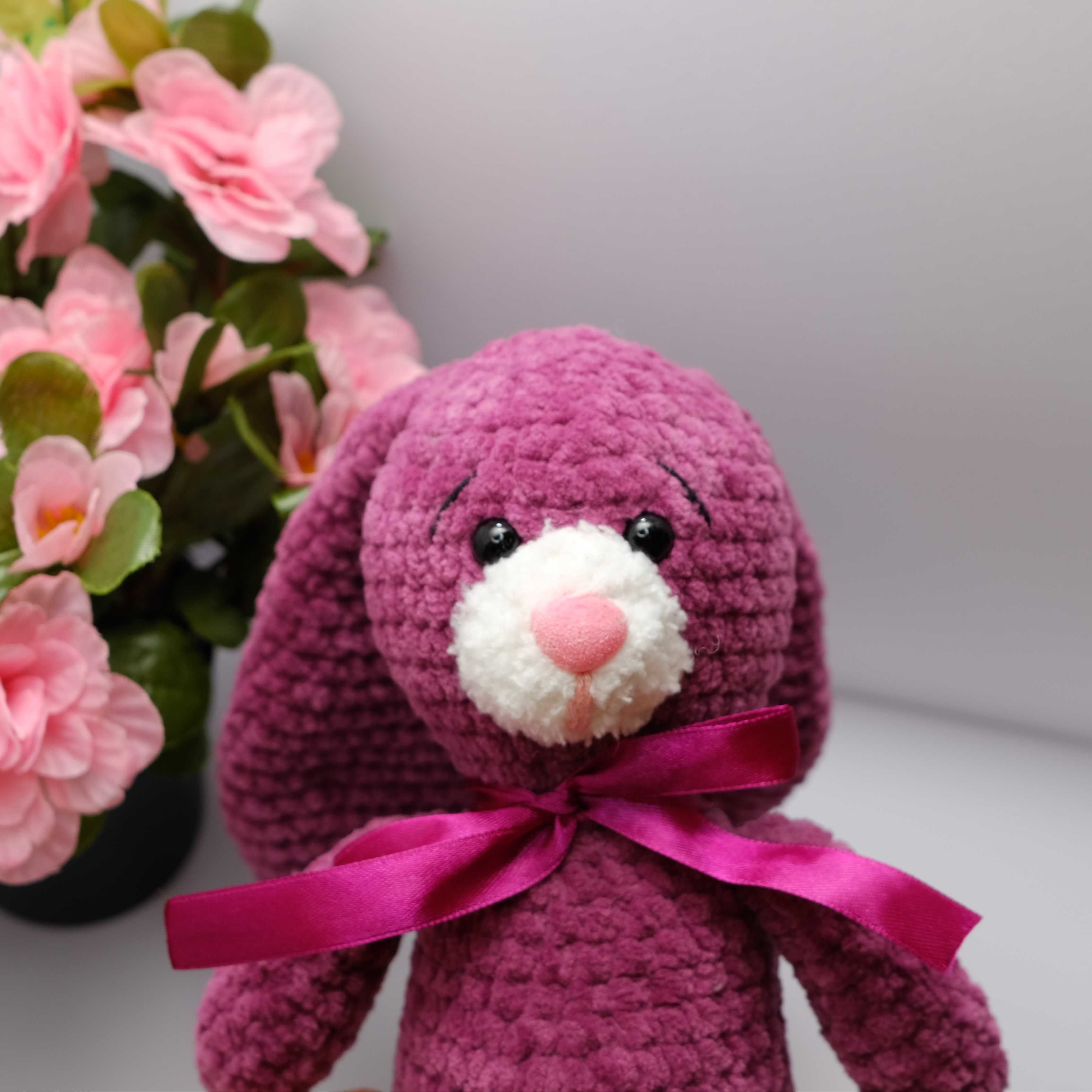 Pluszowa maskotka Zajączek amigurumi handmade rękodzieło