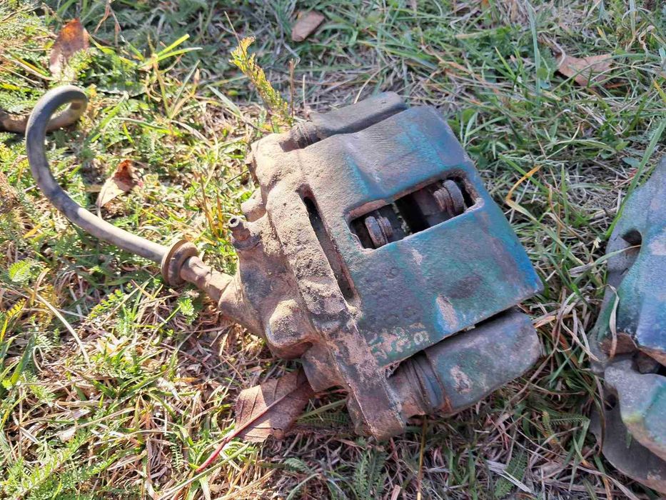 Передні супорта супорти ВАЗ 2108 2109 лада жигули класика суппорт