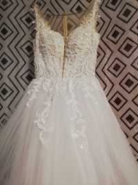 Piękna Suknia ślubna