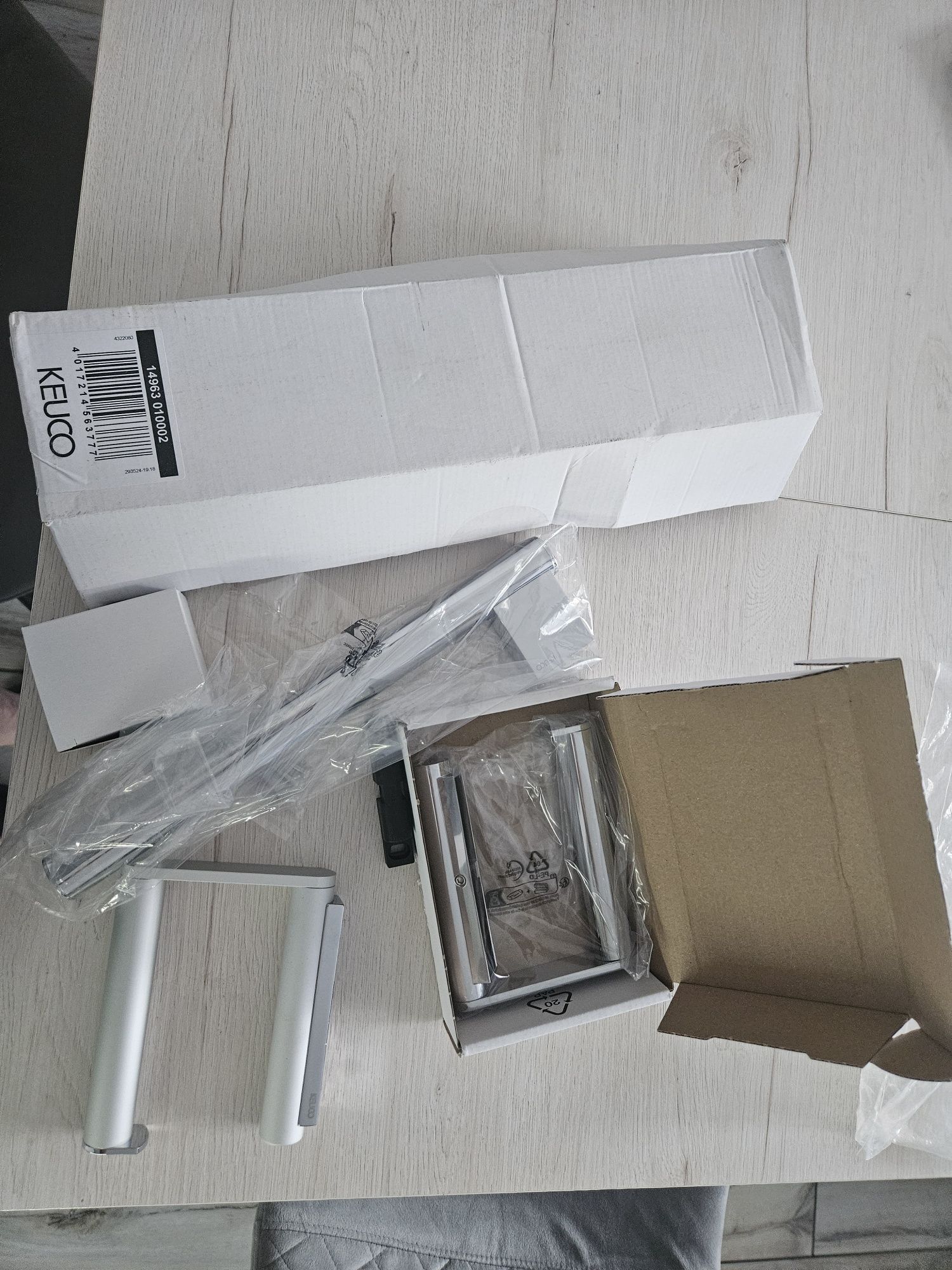 mam na sprzedaż firmy keuco Uchwyt na papier toaletowy i zapasowy