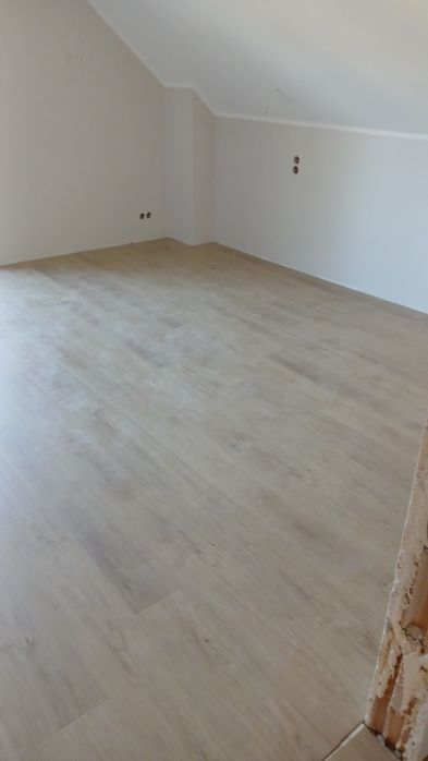 Drzwi wewnętrzne  panele podłogowe montaż