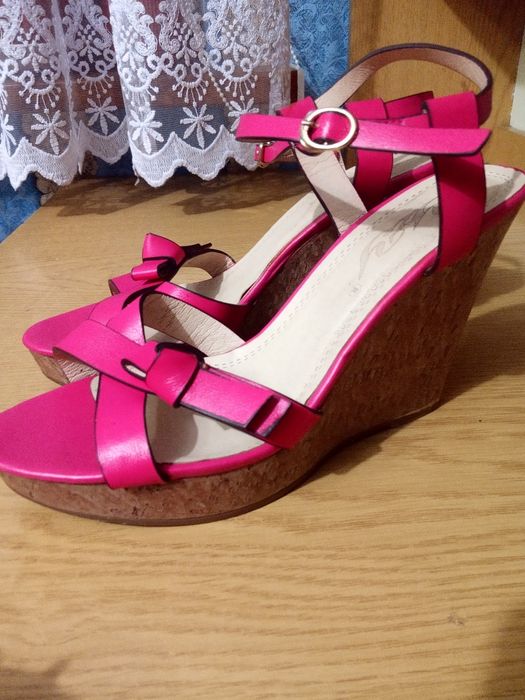 Босоніжки 39 розмір