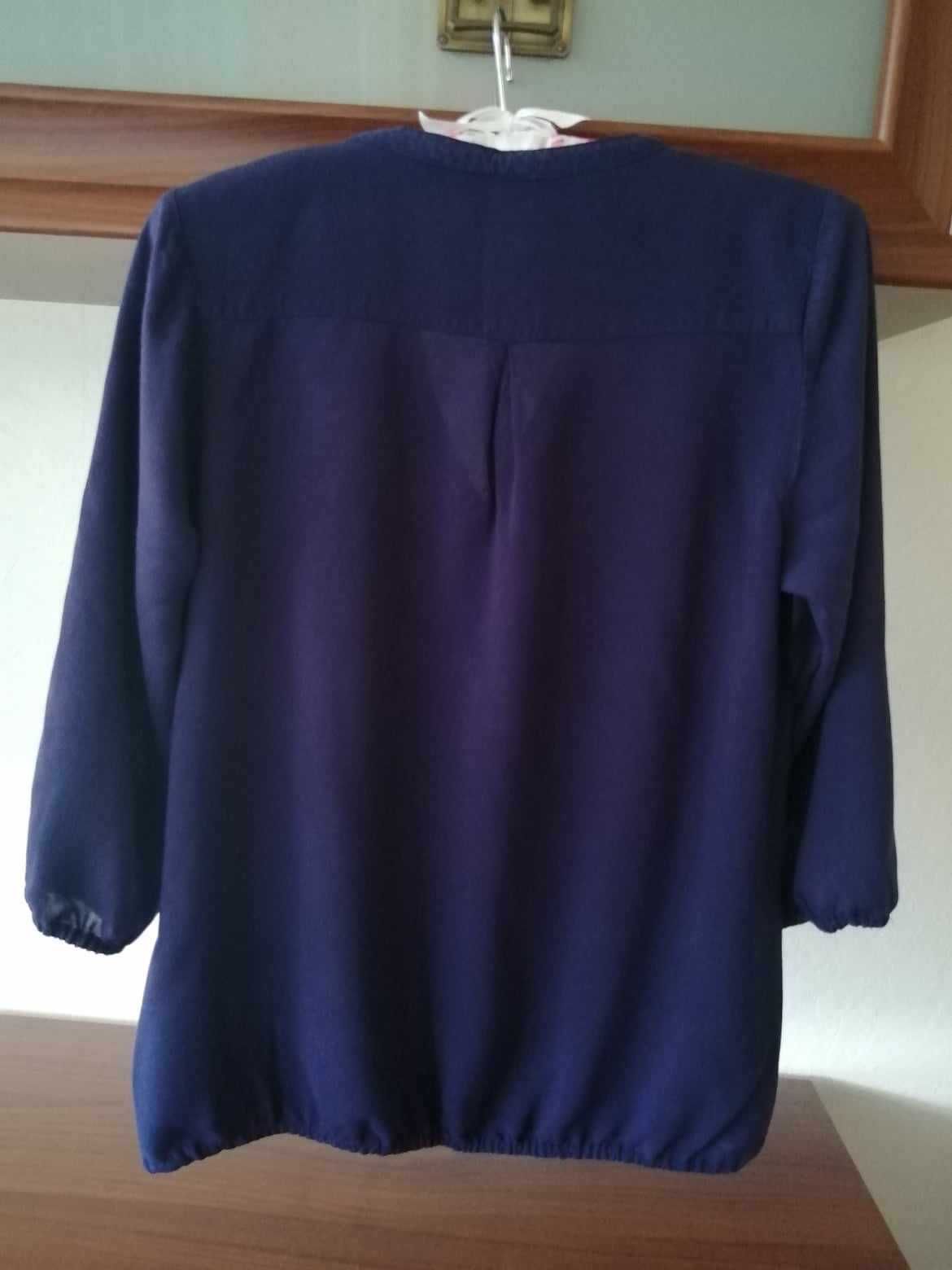 fioletowa bluzka, rękaw 3/4