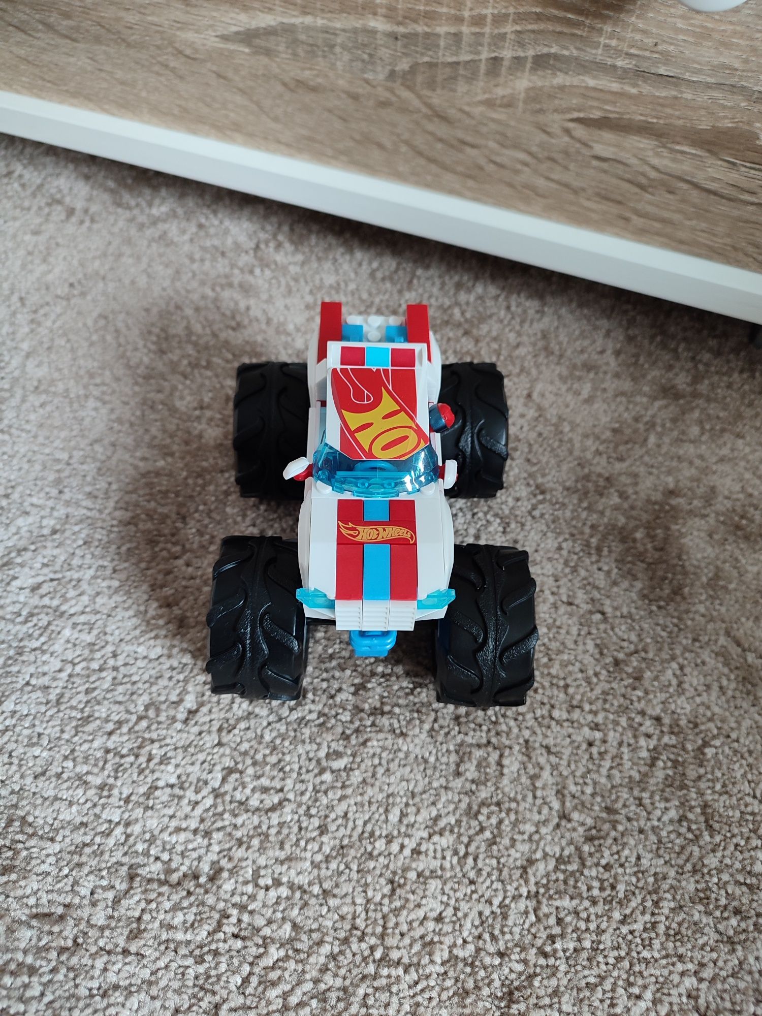Hotwheels monster truck autko