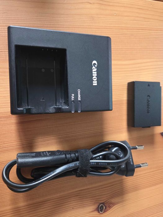 Aparat Canon 1300 + 2 obiektywy 18-55 oraz 75-300