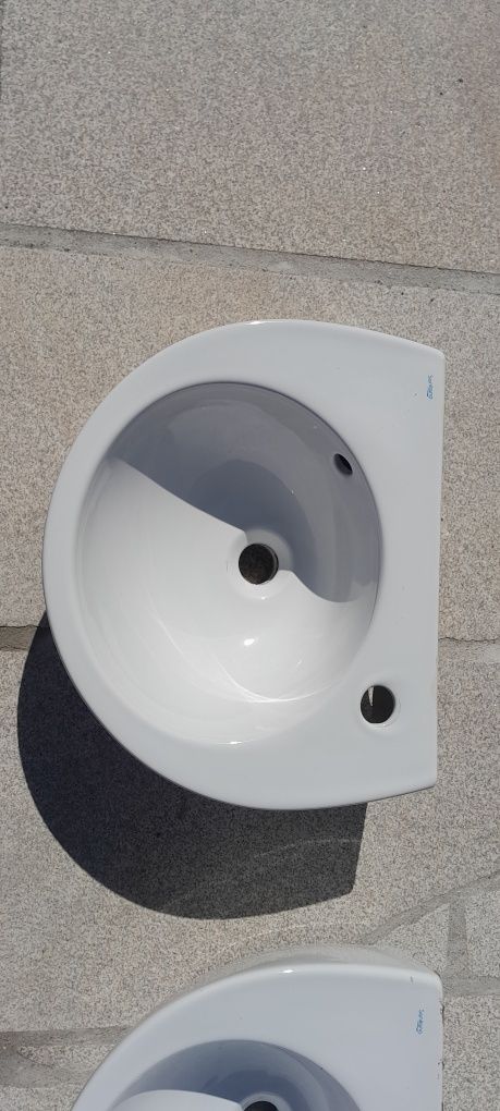 2 lavatórios para casa de banho