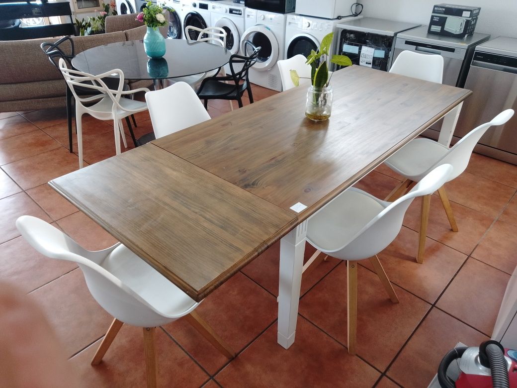 Conjunto Mesa de Jantar Extensível + 6 Cadeiras