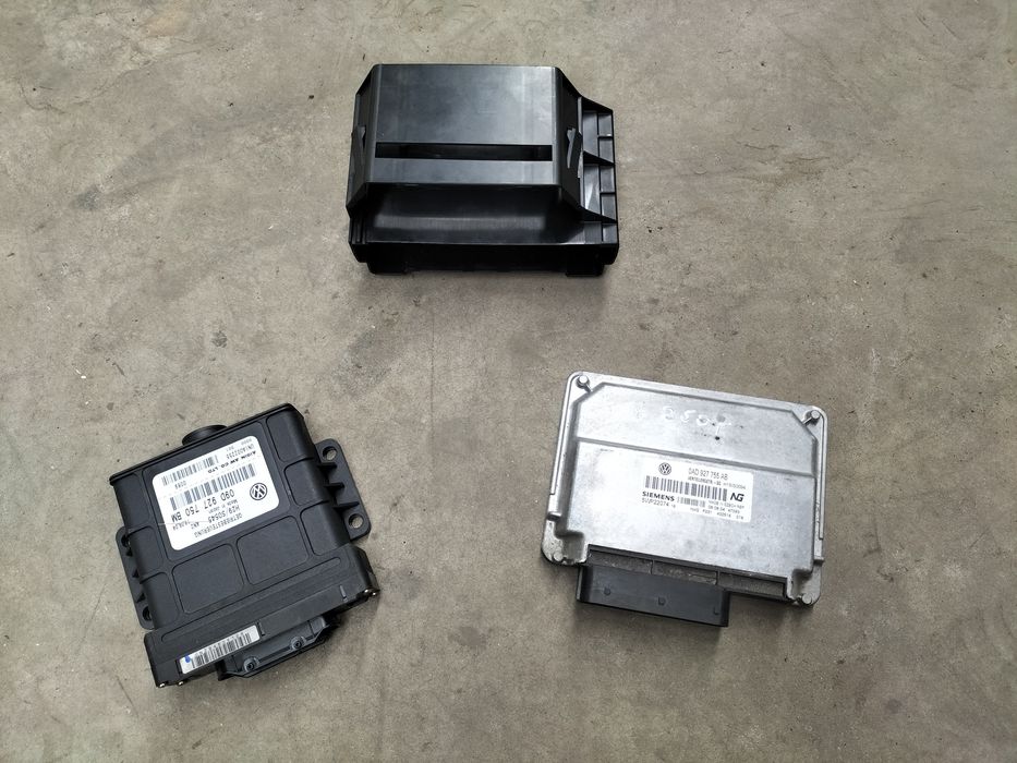 VW Touareg 5.0 TDI V10 moduł komputer sterownik skrzyni plus obudowa