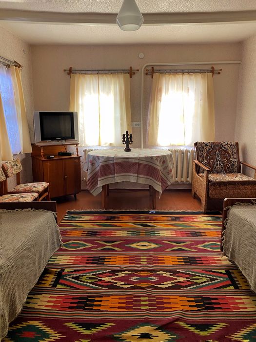 Оренда будинку на вихідні у Опішні