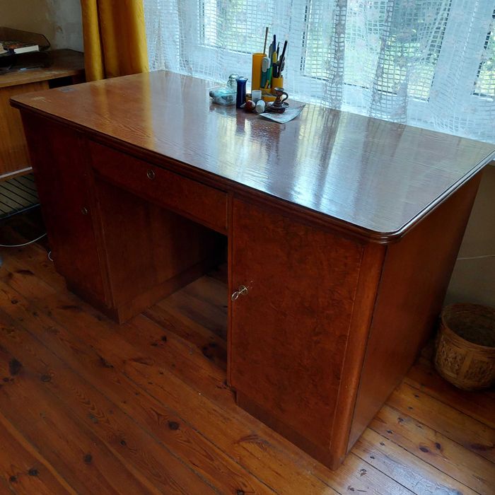 Duże, pojemne,wygodne biurko z lat 30-stych