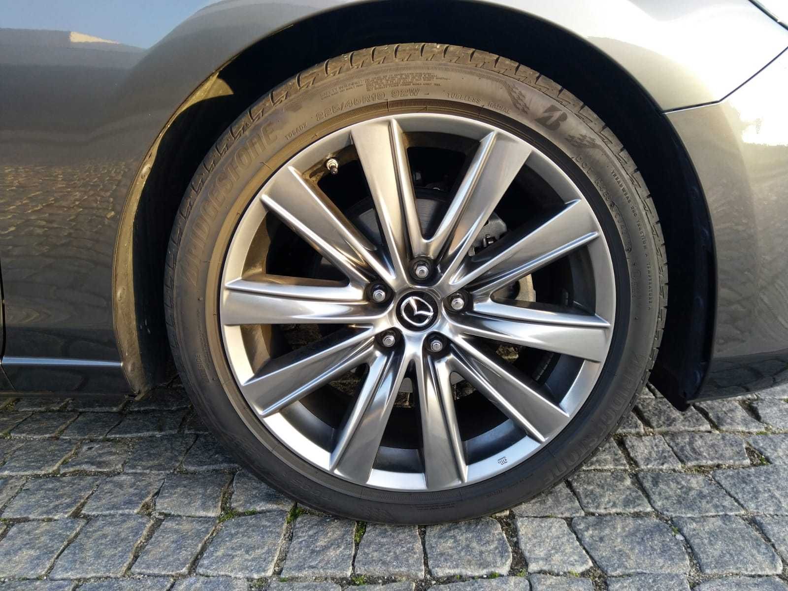 Mazda 6 2.0 só 15,000 km
