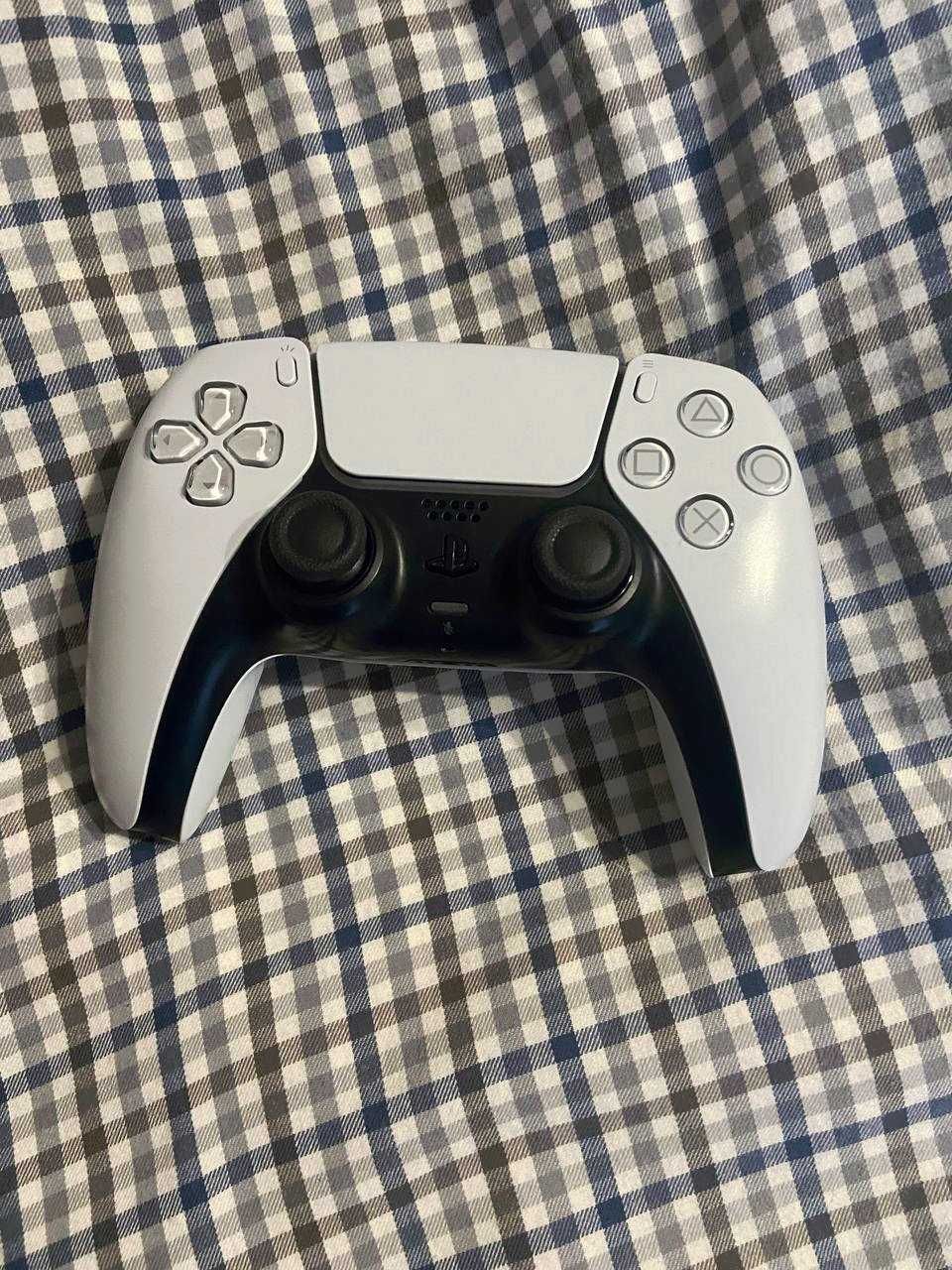 dualsense white. ps5 dualsense. dualsense. ps5 controller. original.