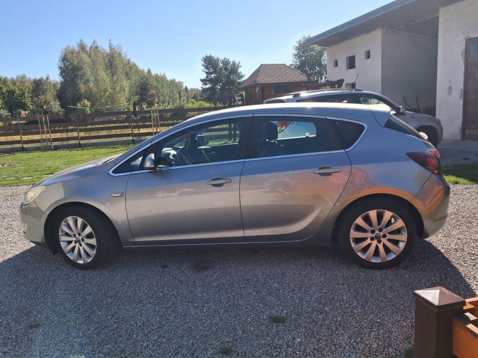 Opel Astra J 1.6 benzyna +LPG