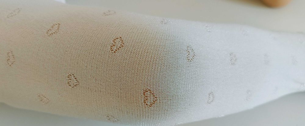 Bella Calze rajstopki białe serduszka rozmiar 6-12 miesięcy