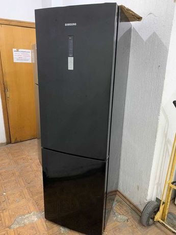 Холодильник Samsung чорний RB36T674 Склад-магазин