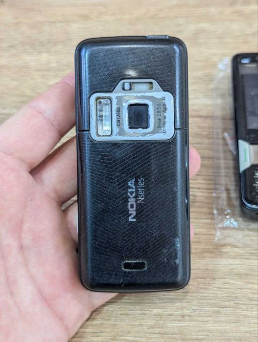 Nokia N82 Nokia N79 та корпуси до них