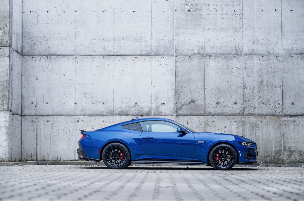 Wynajem samochodu Nowy Ford Mustang GT 5.0