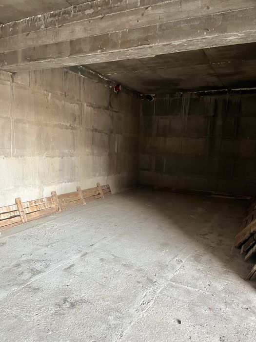 Оренда гаража Виставка 200 грн за кв. метр