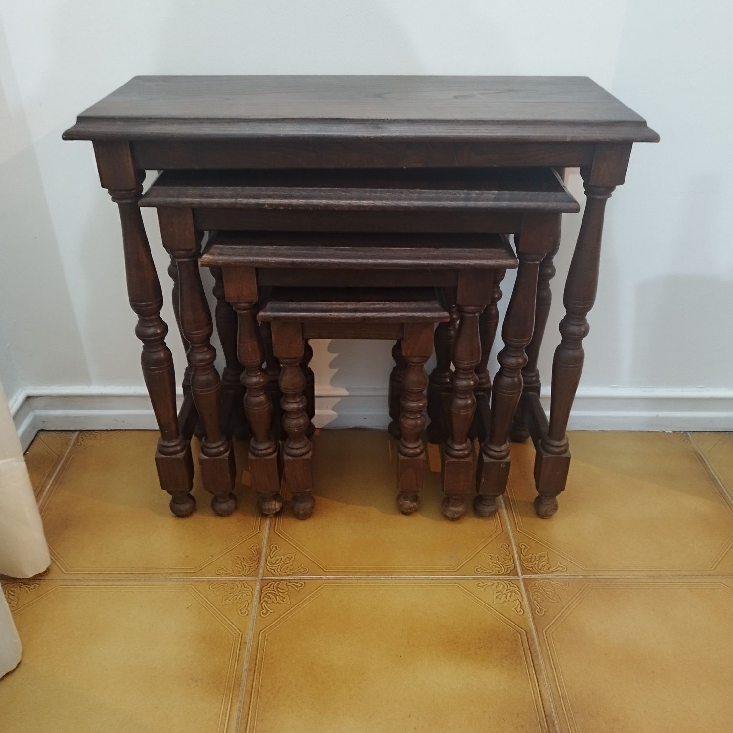 Conjunto 4 mesas pequenas