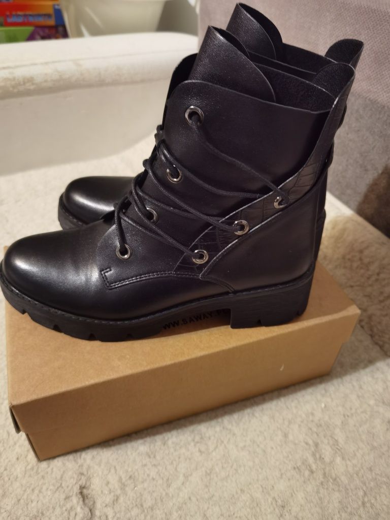 Buty kozaki Reserved czarne wiązane gruba podeszwa rozmiar 38