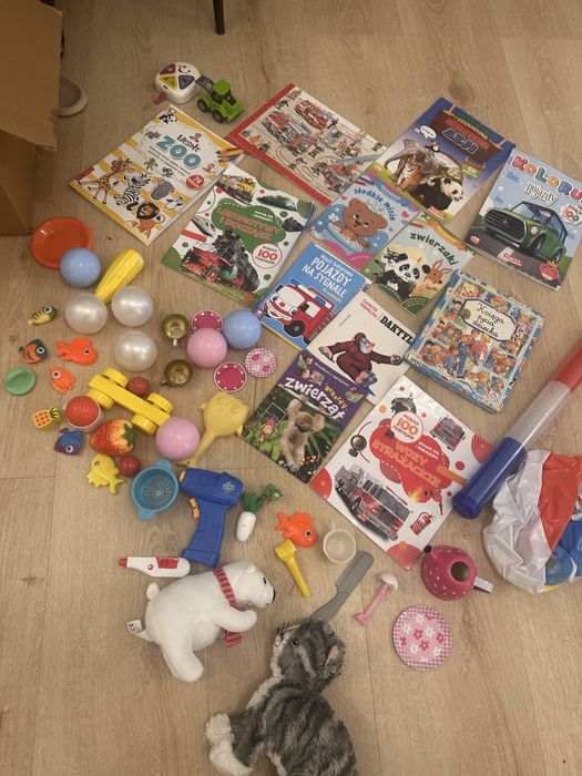 Oddam zabawki i kolorowanki