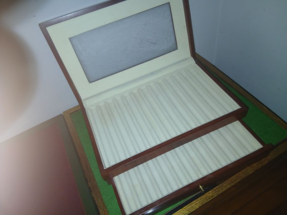 Expositor caixa madeira para caneta  por 40 €