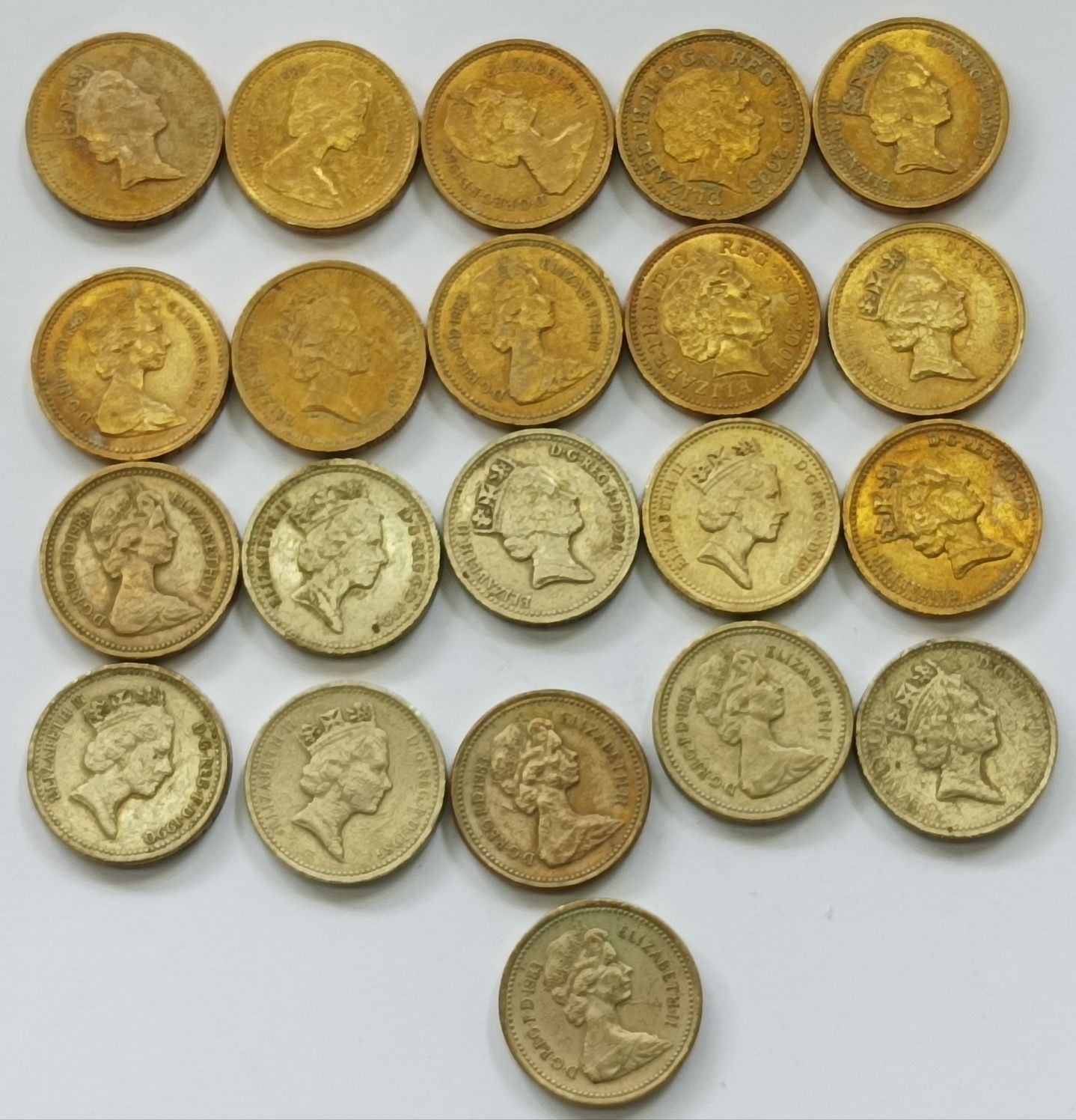 21 Moedas de 1 Libra várias datas