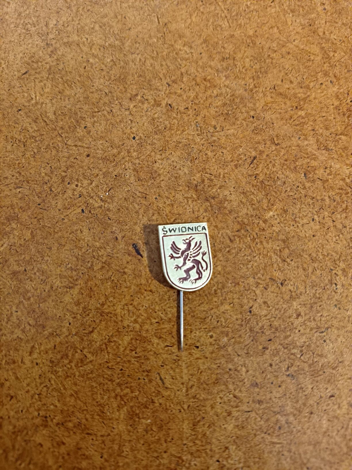 Pin, przypinka Świdnica