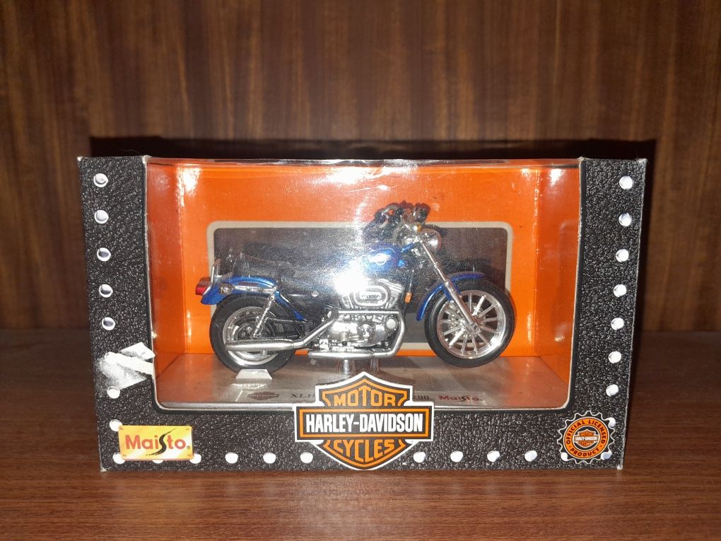 Harley-Davidson XLH Sportster 1200 (1:18)