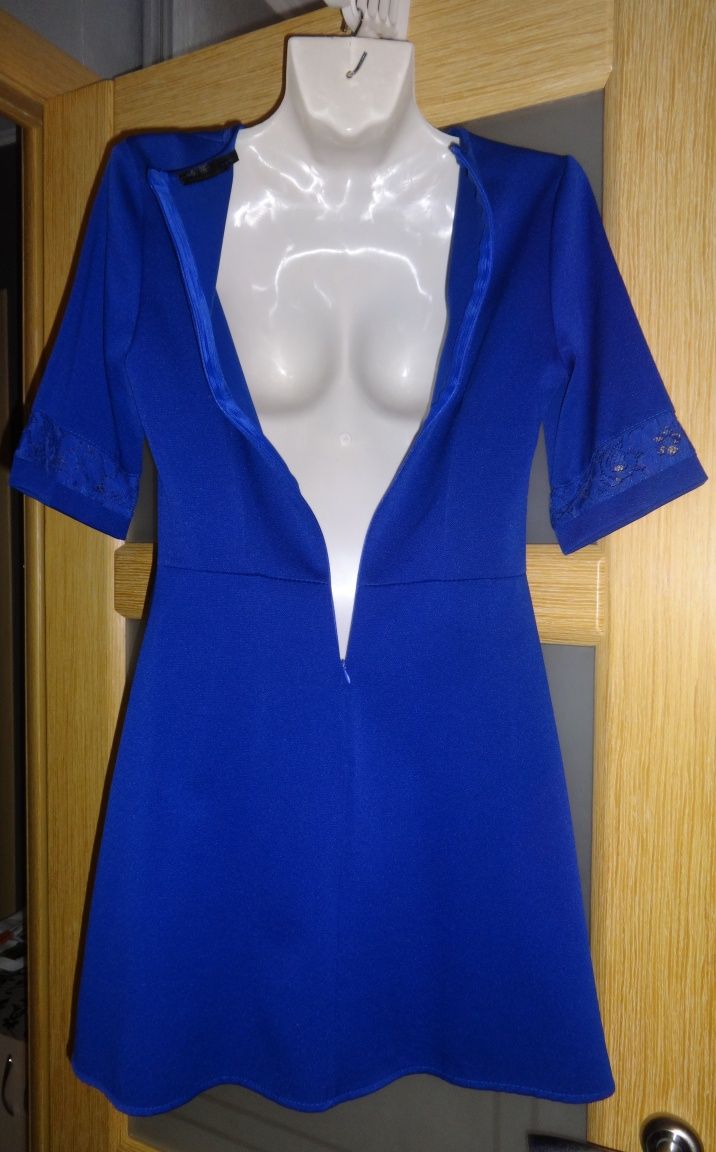Красивое женское нарядное синее платье с гипюром 44 46 S M
