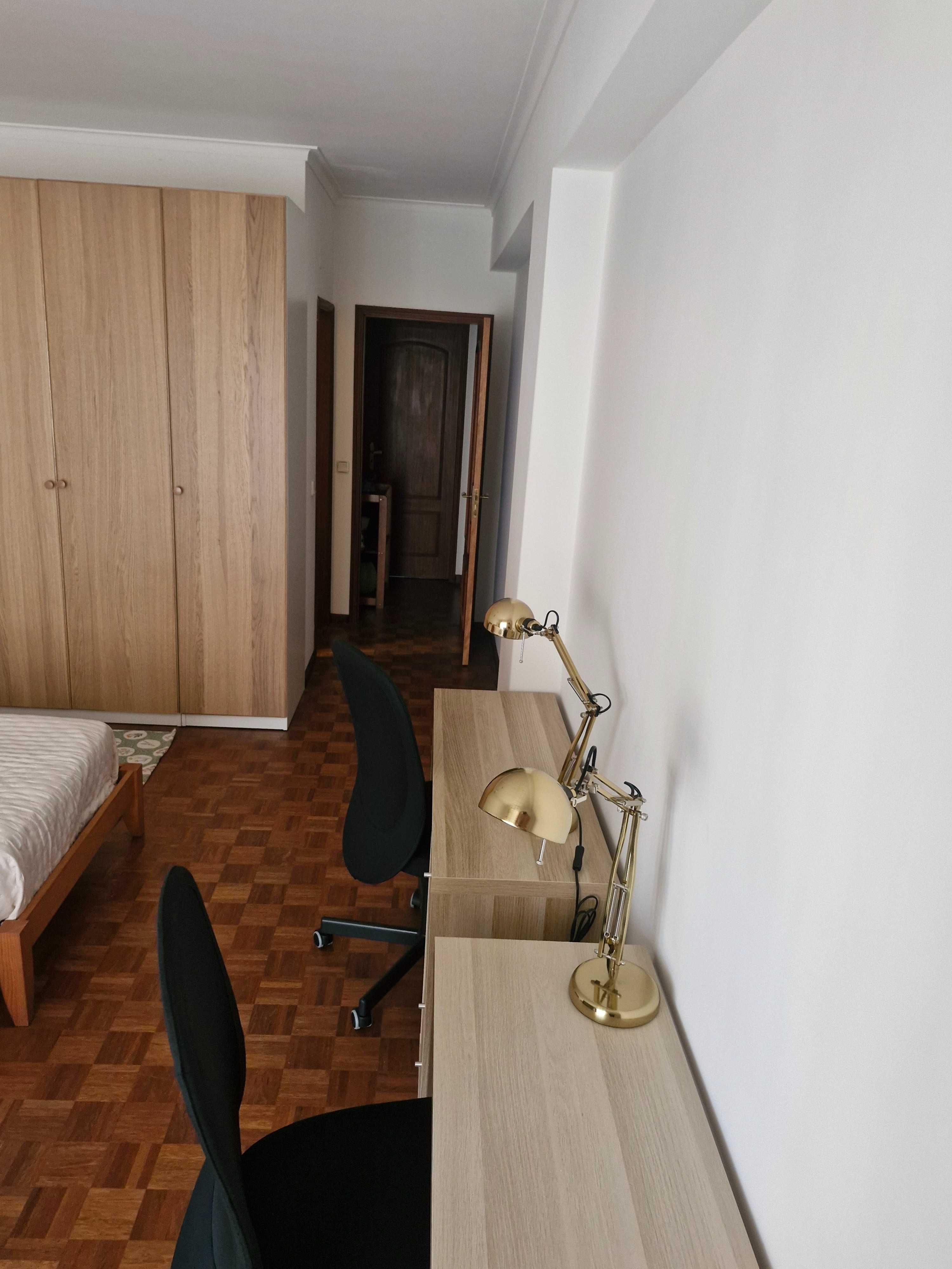 Quarto Duplo para arrendar