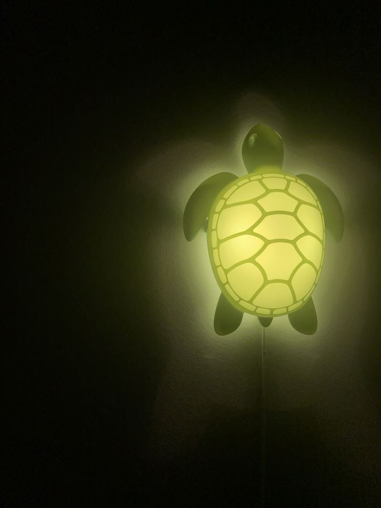 BLÅVINGAD Ikea Lampka ścienna LED zielony żółwik